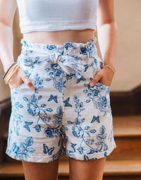 material Women Shorts / Bermudas Céleste AMANDINE White / Blue