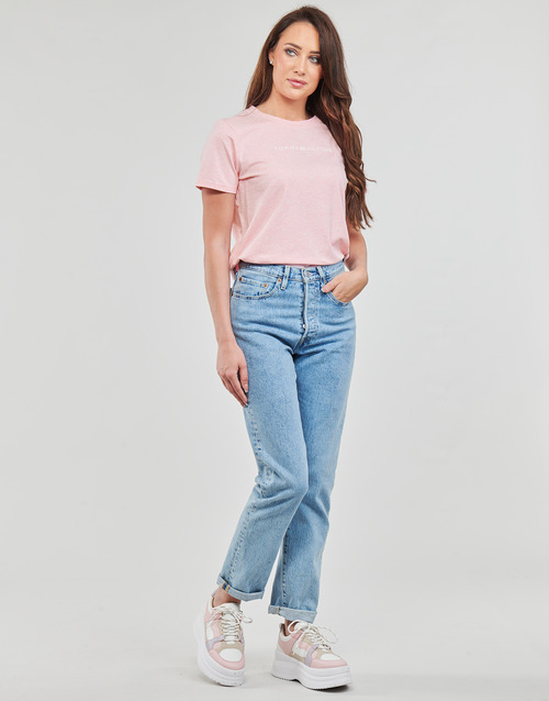 Tommy Hilfiger REG FROSTED CORP LOGO C-NK SS Pink - Free delivery | Spartoo  NET ! - Clothing short-sleeved t-shirts Women