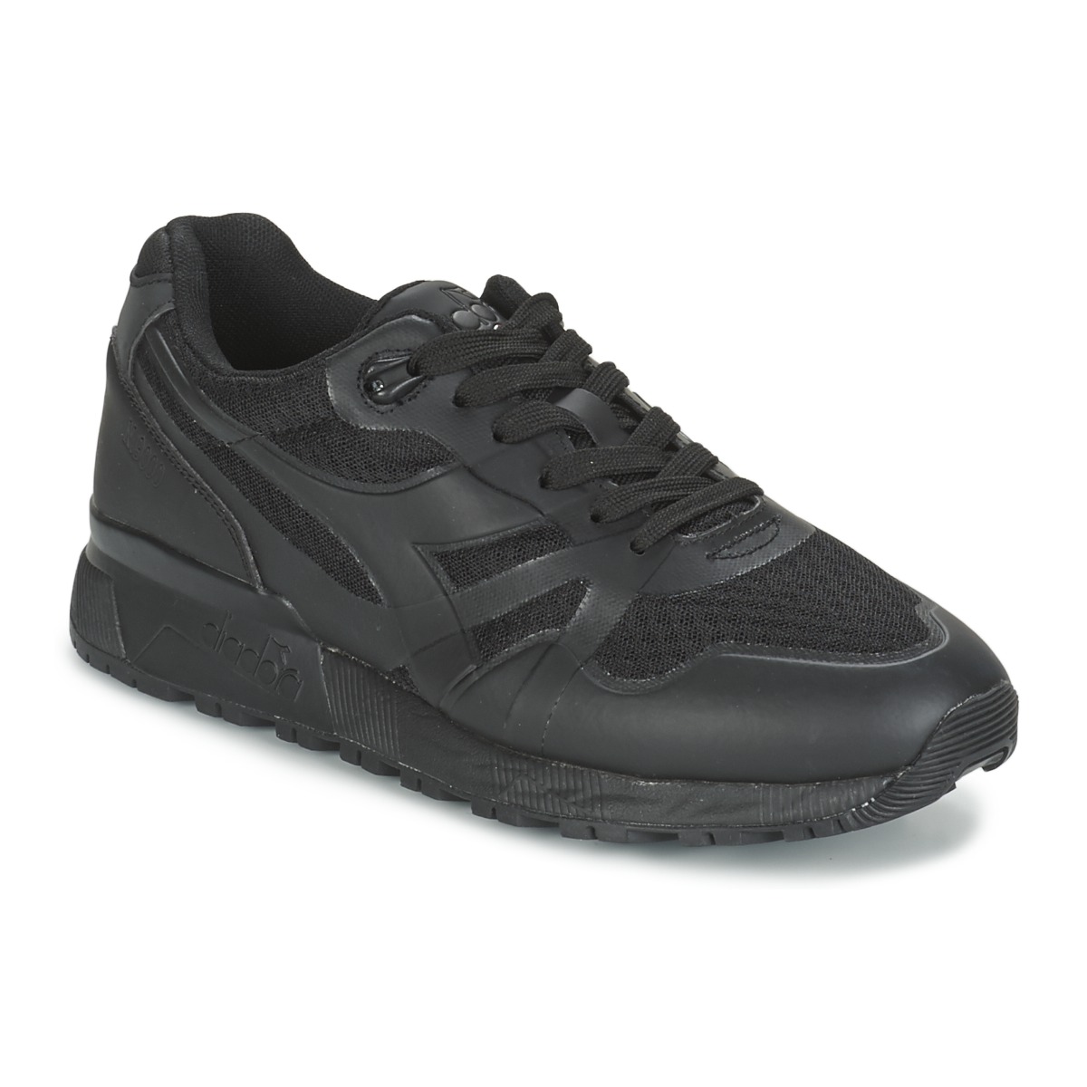 Shoes Men Low top trainers Diadora N9000 MM II Black